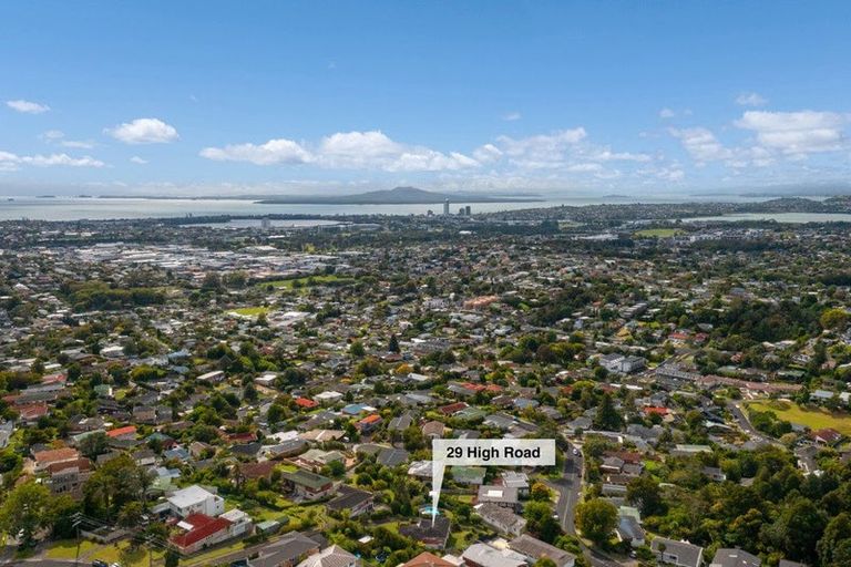 Photo of property in 29 High Road, Glenfield, Auckland, 0629