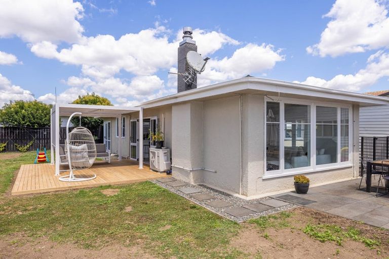 Photo of property in 8 Williams Place, Fairfield, Hamilton, 3214