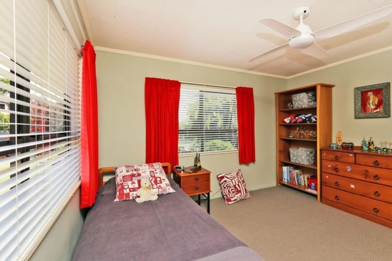 Photo of property in 8 Ritchie Place, Havelock North, 4130