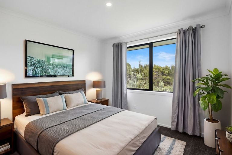 Photo of property in 19 Tahuna Minhinnick Drive, Glenbrook, Waiuku, 2681