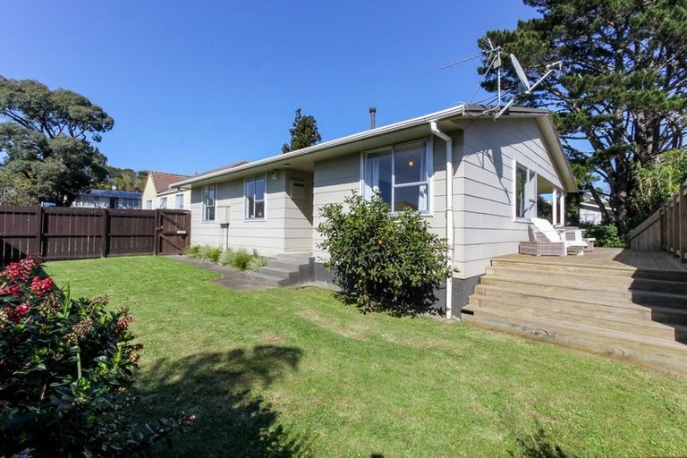 Photo of property in 119 Riversdale Drive, Merrilands, New Plymouth, 4312