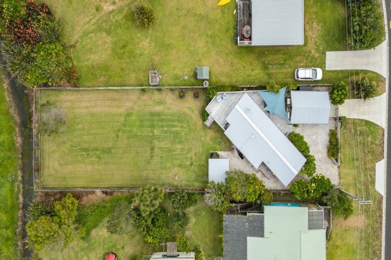 Photo of property in 103 Ocean Beach Road, Tairua, 3508