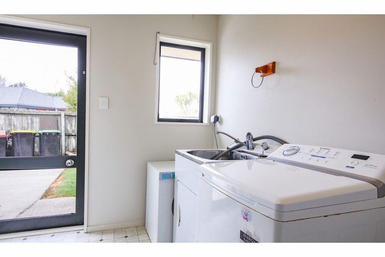 Photo of property in 6 Mclean Place, Woodend, 7610