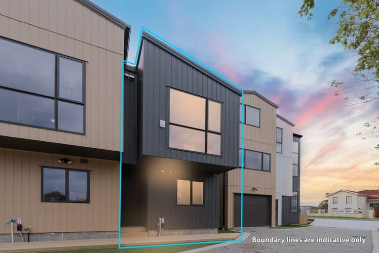 Photo of property in 4/442 Old Te Atatu Road, Te Atatu Peninsula, Auckland, 0610