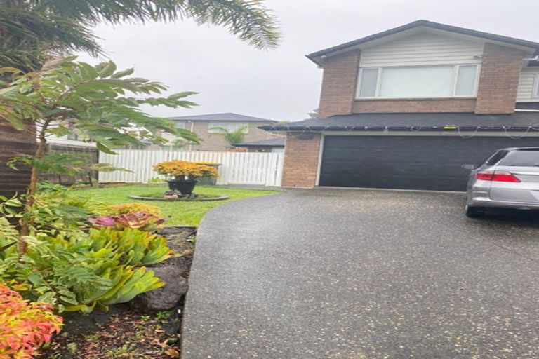 Photo of property in 40 Corricvale Way, Northcross, Auckland, 0630