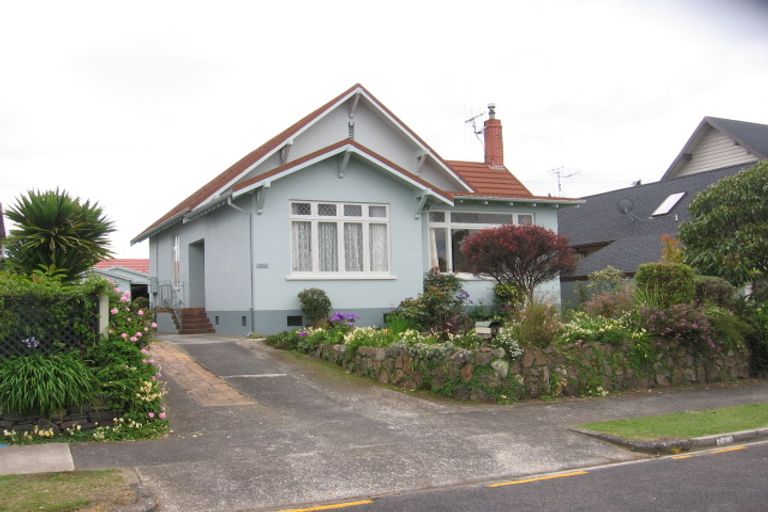 Photo of property in 251 Devonport Road, Tauranga, 3110