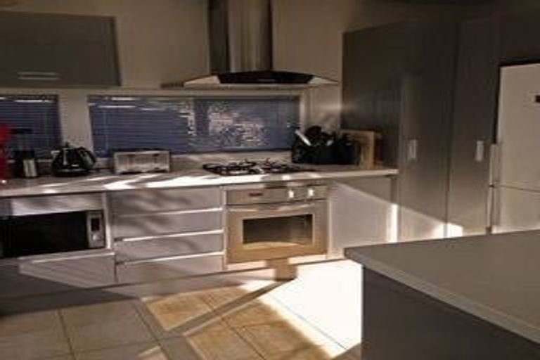 Photo of property in 6 Glentui Grove, Khandallah, Wellington, 6035