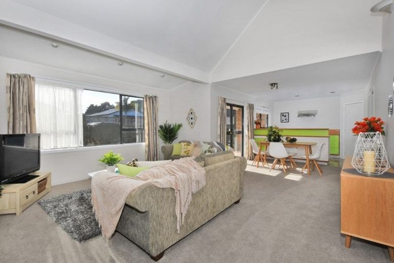 Photo of property in 102 Hatea Drive, Regent, Whangarei, 0112