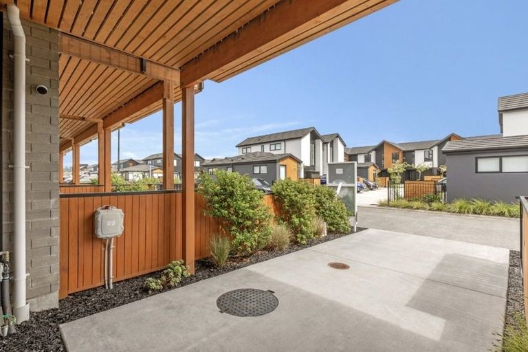 Photo of property in 12 Parenga Lane, Kumeu, 0810