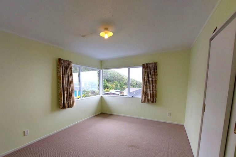 Photo of property in 56 Ashton Fitchett Drive, Brooklyn, Wellington, 6021