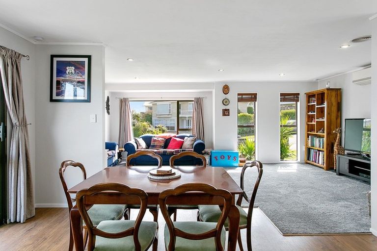 Photo of property in 2 Battersea Place, Richmond Heights, Taupo, 3330