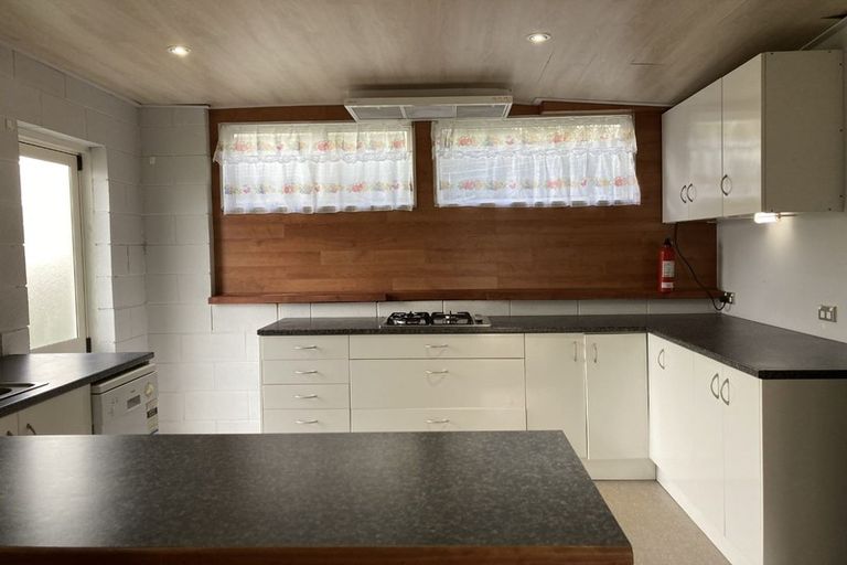 Photo of property in 1/48 Strid Road, Te Atatu South, Auckland, 0610