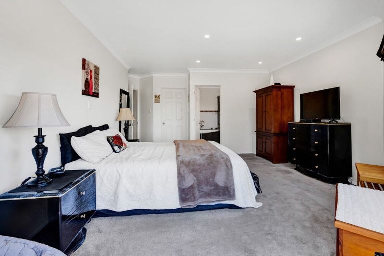 Photo of property in 2b Sackville Street, Fitzroy, New Plymouth, 4312