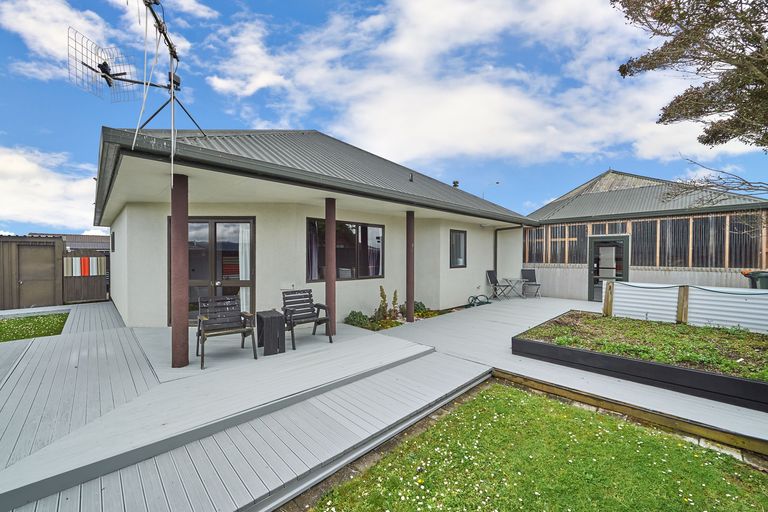 Photo of property in 120 Kelvin Grove Road, Kelvin Grove, Palmerston North, 4414