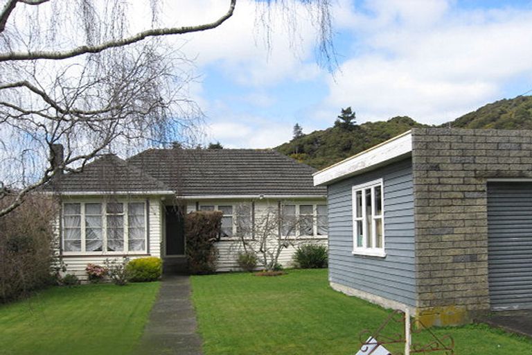 Photo of property in 11 Kowhai Street, Wainuiomata, Lower Hutt, 5014