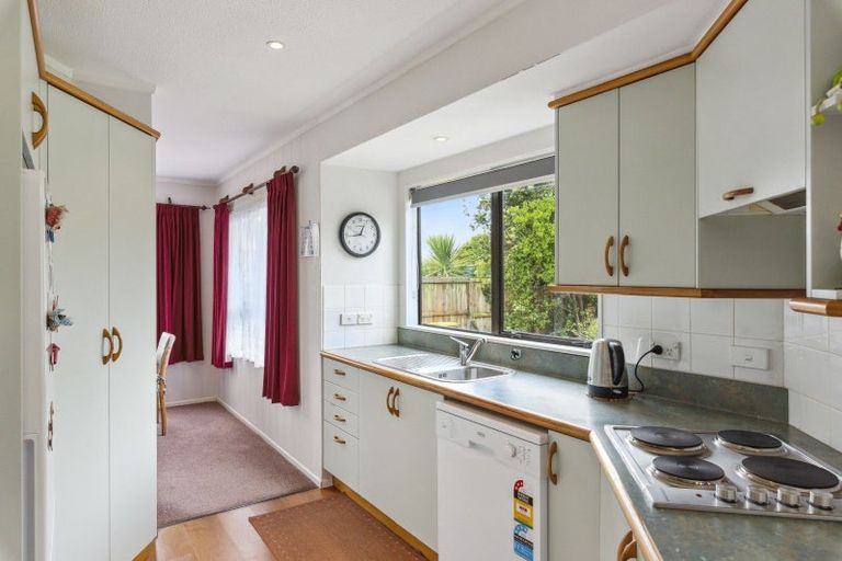 Photo of property in 66 Renown Road, Raumati South, Paraparaumu, 5032