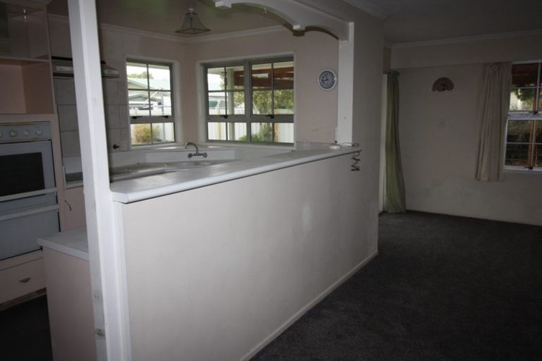 Photo of property in 27 Dunk Place, Milson, Palmerston North, 4414