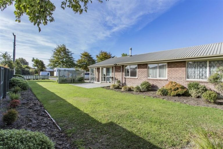 Photo of property in 19 Parsonage Road, Woodend, 7610