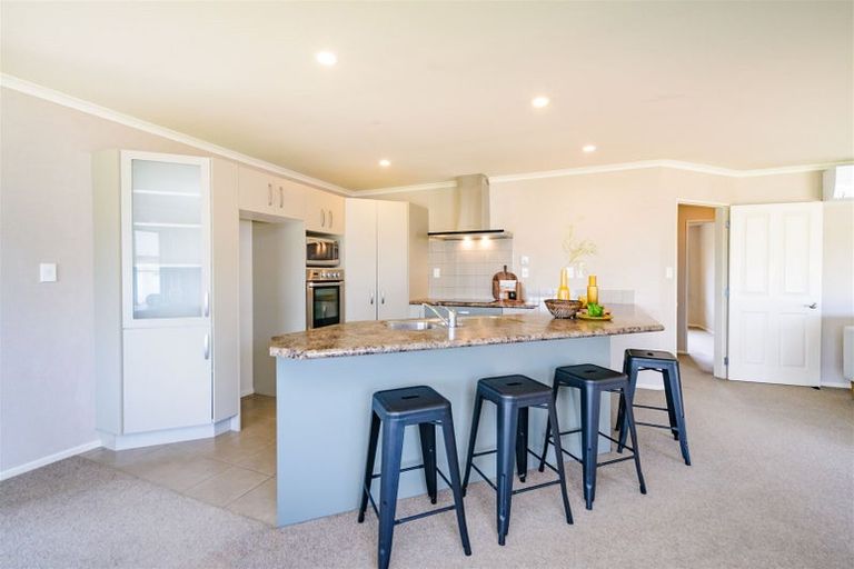 Photo of property in 2 Varsity Heights, Fitzherbert, Palmerston North, 4410