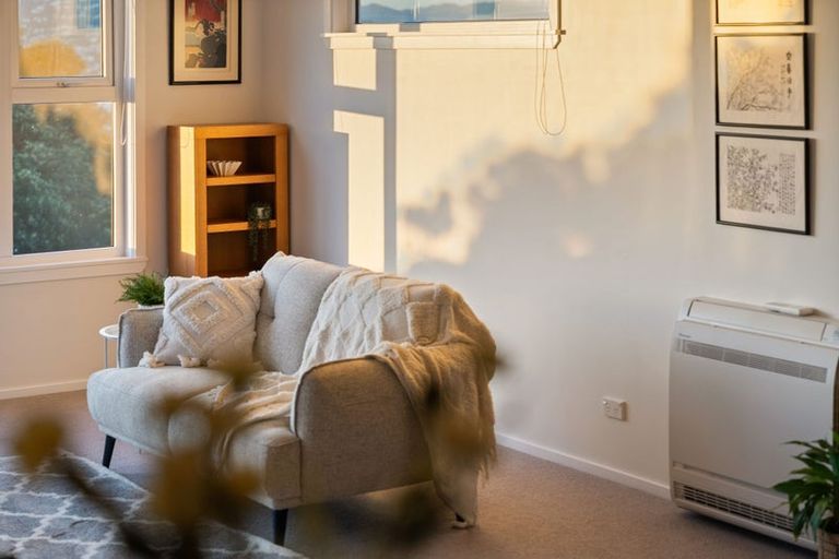 Photo of property in 68 Kinghorne Street, Strathmore Park, Wellington, 6022