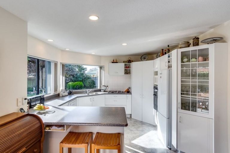 Photo of property in 4 Regent Way, Taradale, Napier, 4112