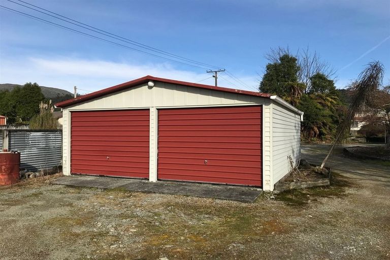 Photo of property in 29 Gibson Street, Ross, 7812