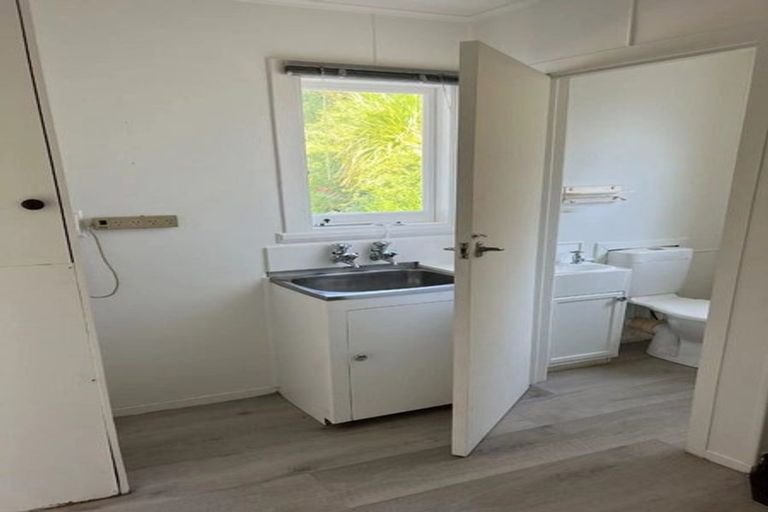 Photo of property in 10 Macnay Way, Murrays Bay, Auckland, 0630