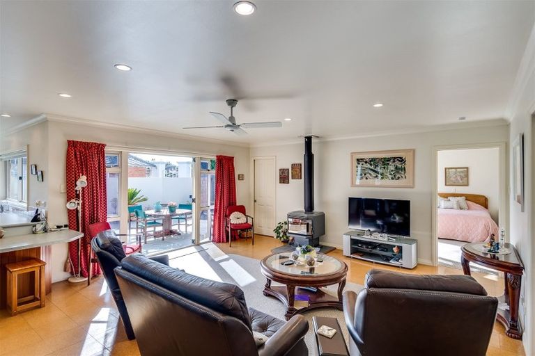 Photo of property in Cheltenham Court, 600 Market Street South, Hastings, 4122