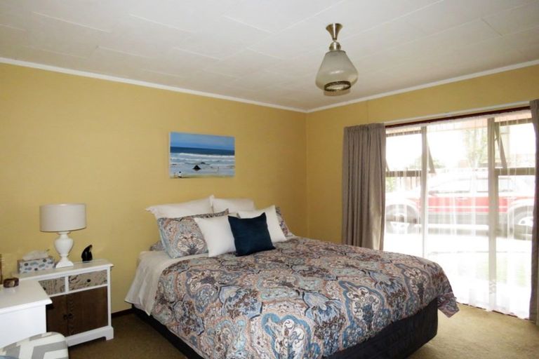 Photo of property in 64 Henley Street, Westport, 7825