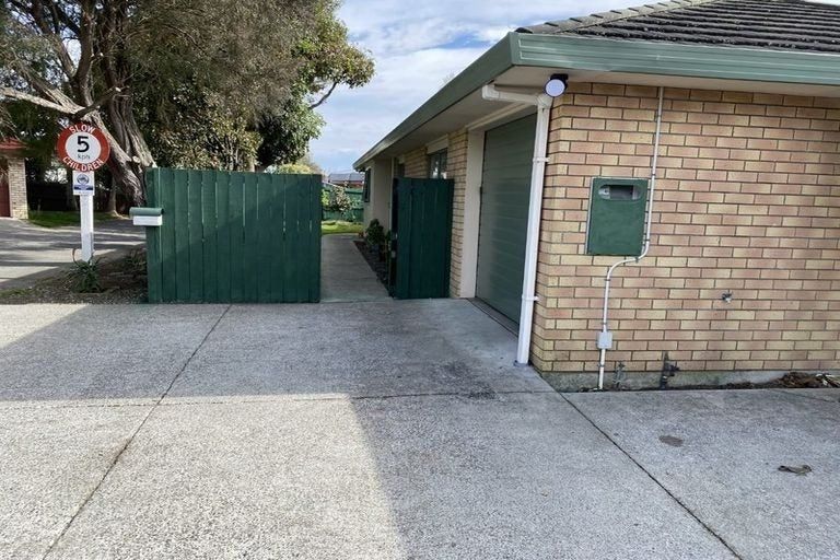 Photo of property in 2 Portrush Lane, Takanini, 2112