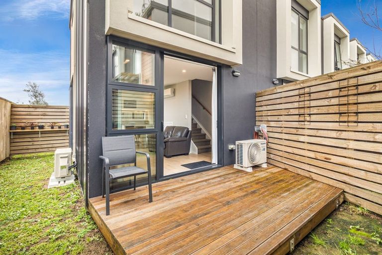 Photo of property in 52 Koro Lane, Mangere Bridge, Auckland, 2022