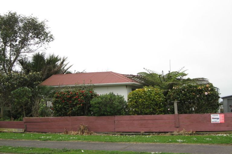 Photo of property in 12 Aubrey Street, Waitara, 4320