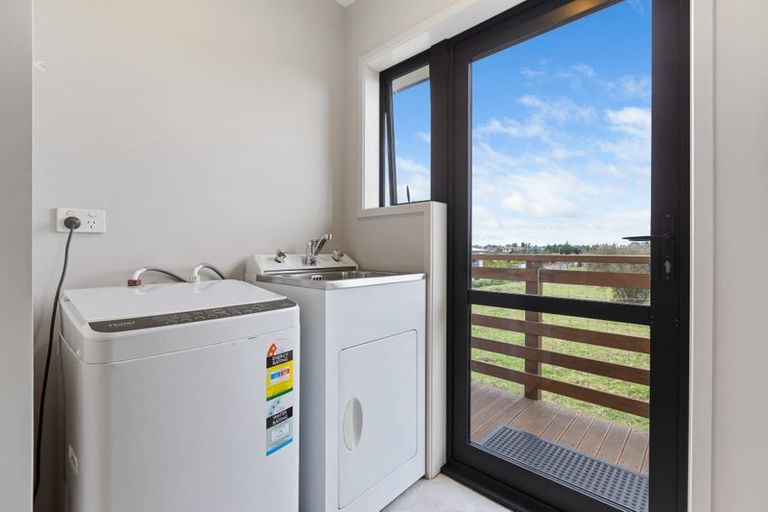 Photo of property in 21b Heta Road, Highlands Park, New Plymouth, 4312