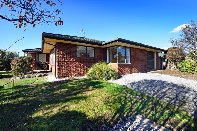 Photo of property in 2 Harcourt Place, Wakefield, 7025