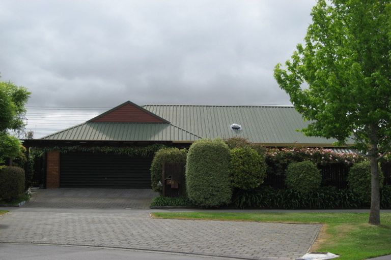 Photo of property in 28 Felstead Place, Avonhead, Christchurch, 8042