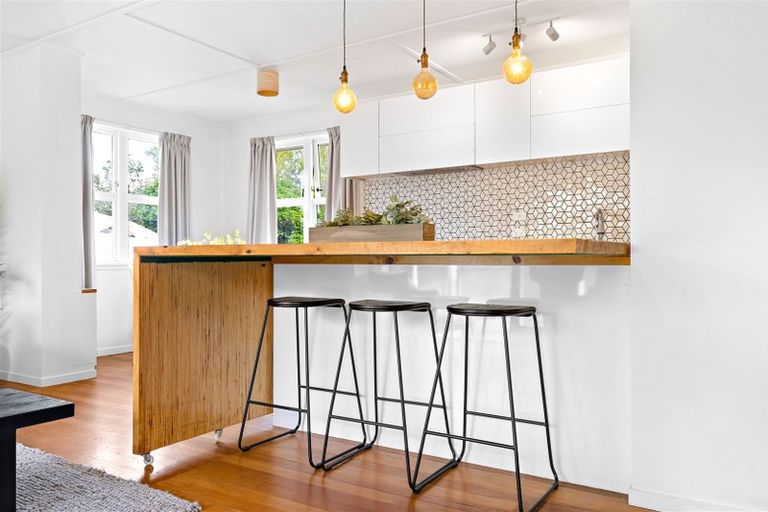 Photo of property in 4 Greenaway Place, Martinborough, 5711