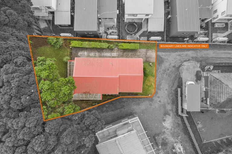 Photo of property in 2/151b Wallace Road, Mangere Bridge, Auckland, 2022