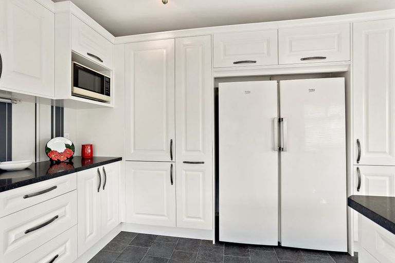 Photo of property in 12 Redwings Close, Whitianga, 3510