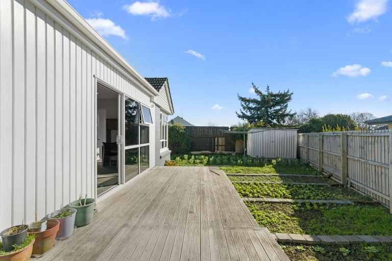 Photo of property in 14 Earnslaw Crescent, Bryndwr, Christchurch, 8053