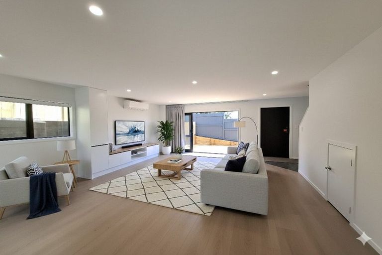 Photo of property in 72b Ocean View Road, Northcote, Auckland, 0627