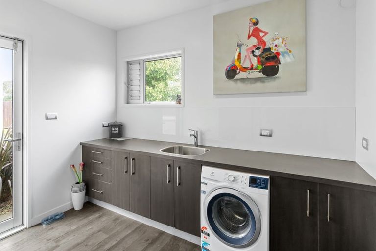 Photo of property in 24 Okarito Avenue, Levin, 5510