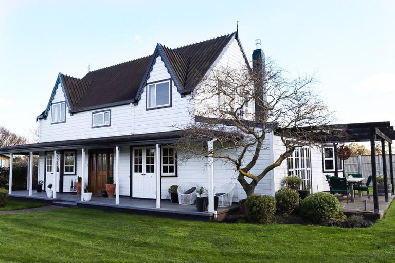 Photo of property in 3 Maclaurin Street, Dannevirke, 4930