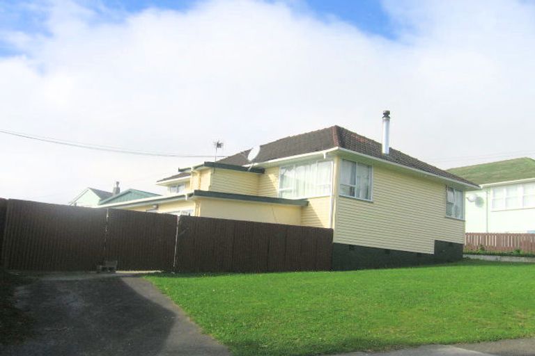 Photo of property in 17 Gear Terrace, Ranui, Porirua, 5024