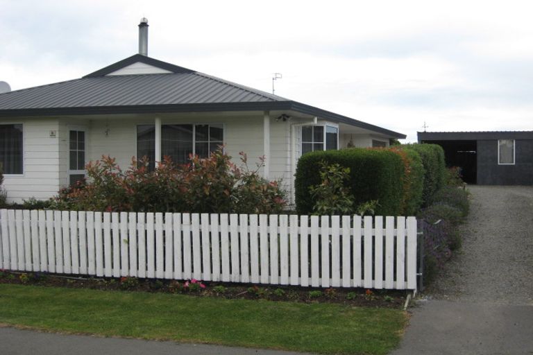 Photo of property in 28 Seadown Crescent, Amberley, 7410