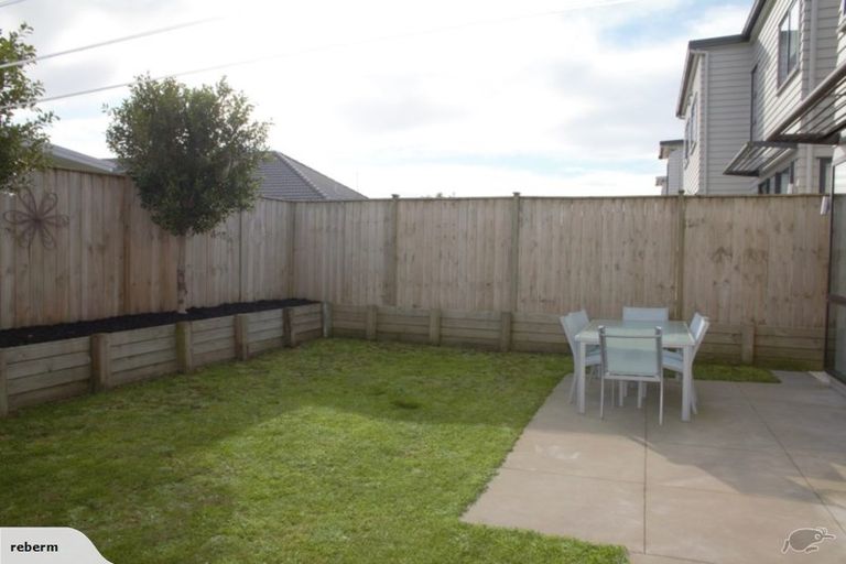 Photo of property in 17 Costa Viva Crescent, Karaka, Papakura, 2113