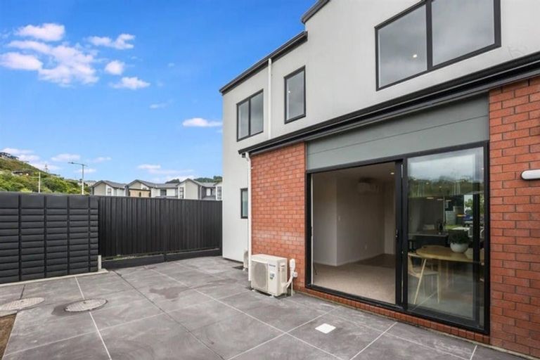 Photo of property in 8 Breakwater Way, Whitby, Porirua, 5024