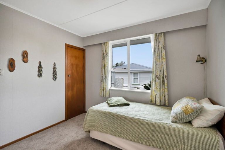 Photo of property in 6 Graham Street, Eltham, 4322