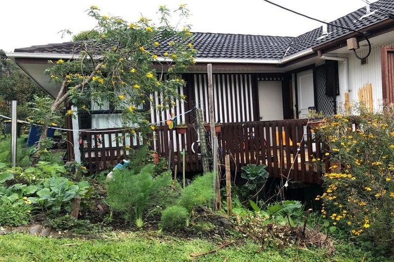 Photo of property in 2/366a Glenfield Road, Glenfield, Auckland, 0629