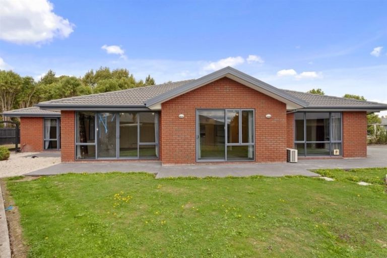 Photo of property in 6 Te Pihopa Way, Aidanfield, Christchurch, 8025