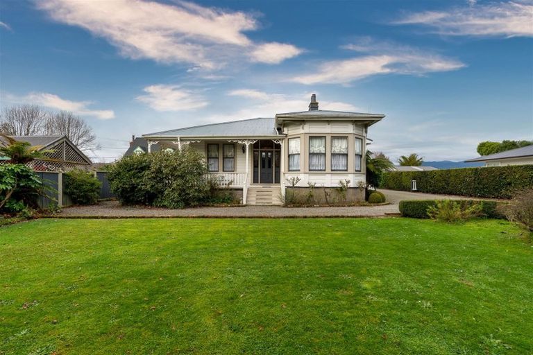 Photo of property in 204 Bartholomew Road, Levin, 5510